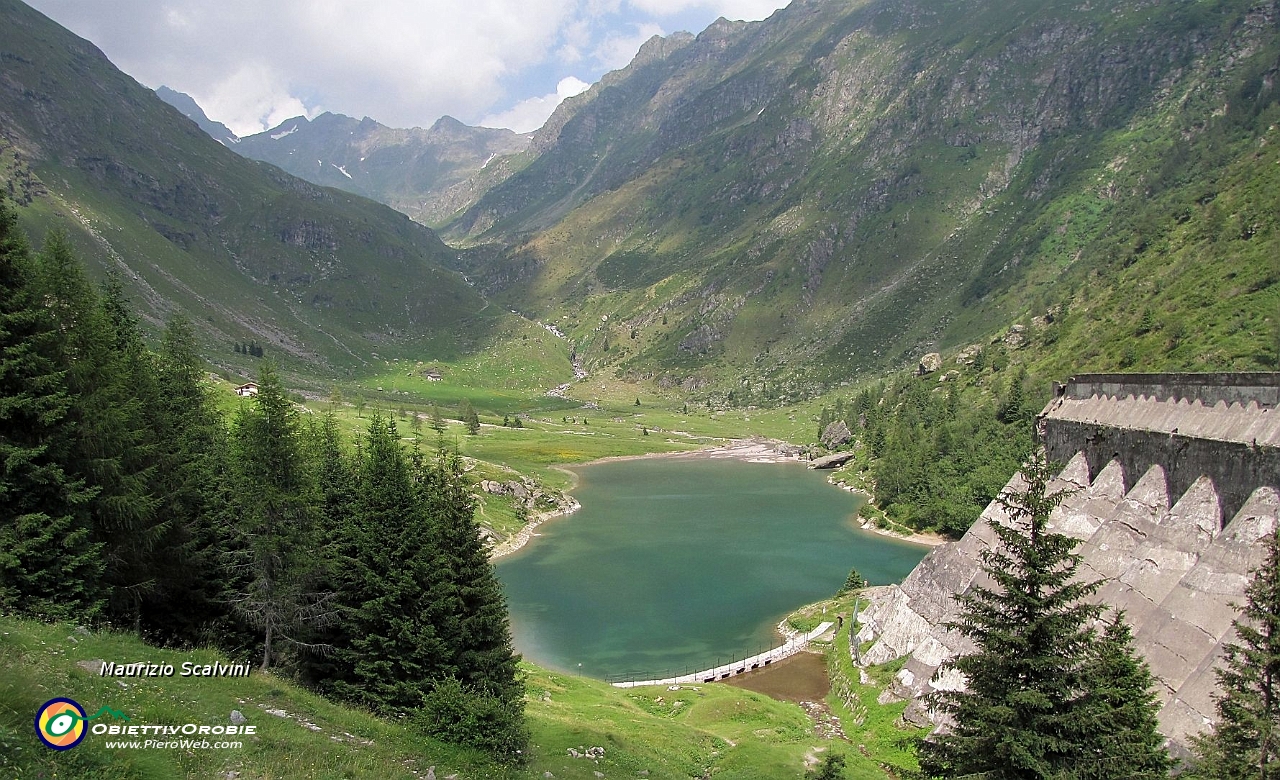 21 Laghetto e valle del Gleno....JPG